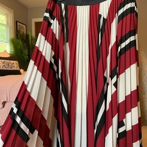 Pleated A-line skirt